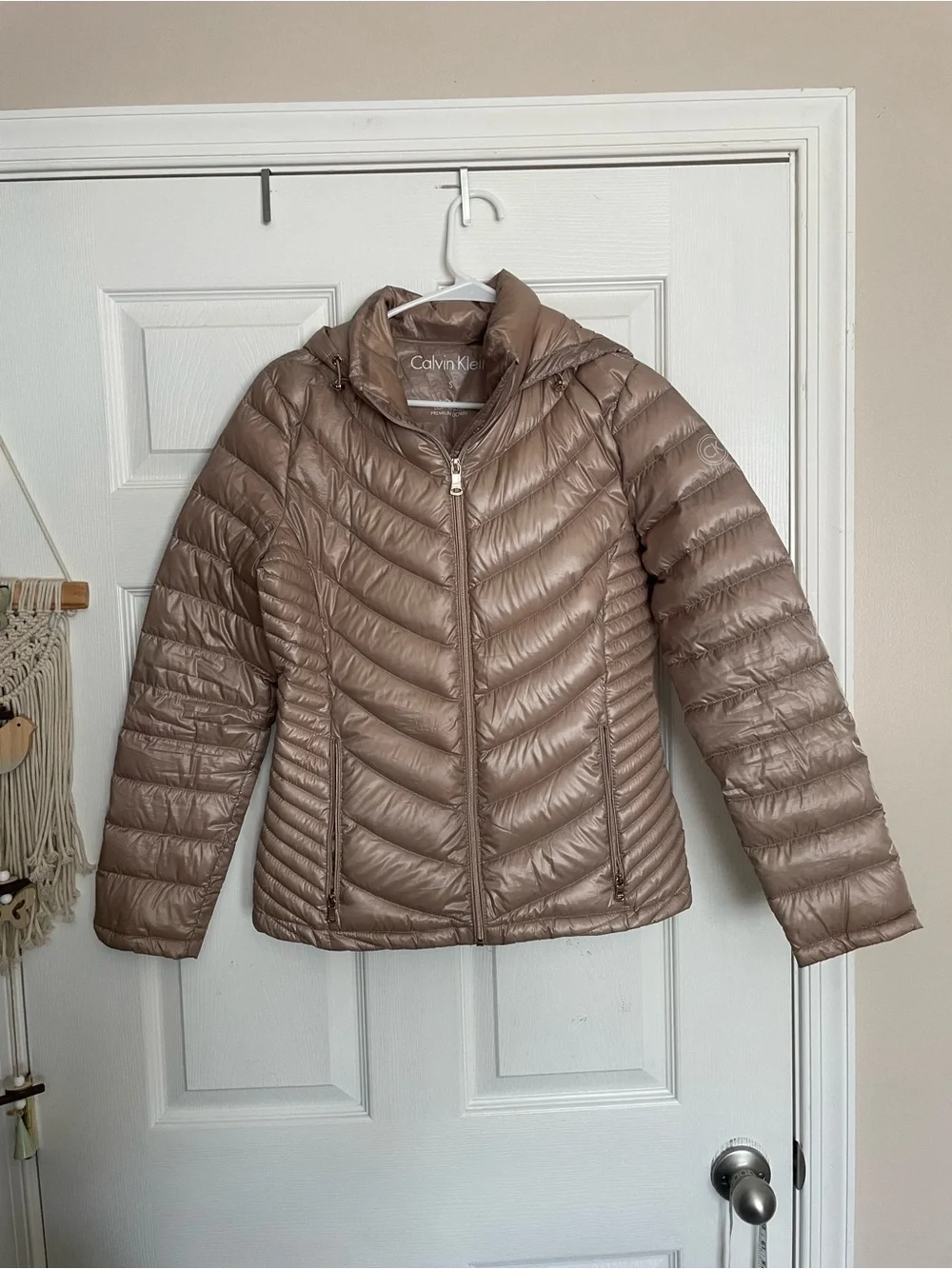 Calvin Klein Women's size Small Light Brown Premium Down Quilted Puffer Jacket